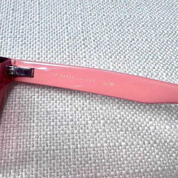 New in Case! Ted Baker TWS159 Pink/Coral Cat-Eye Sunglasses